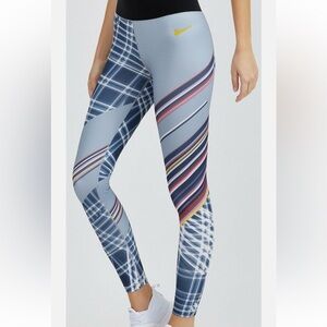 Nike Hyperwarm Legendary Fitness Leggings XS Gray Plaid Print NWT 908324-582